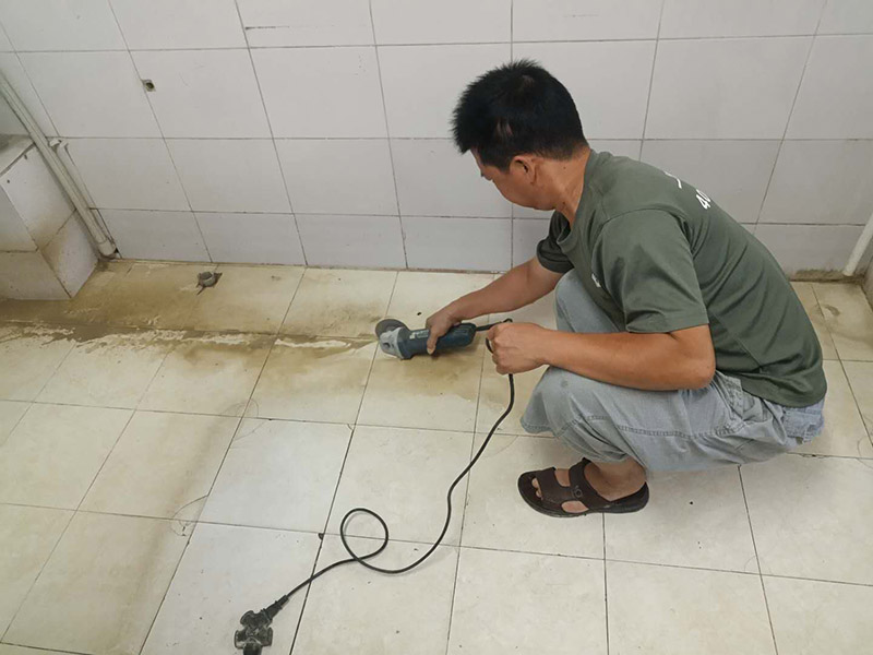 地磚維修電話打不通時，不妨自己嘗試進行地磚維修